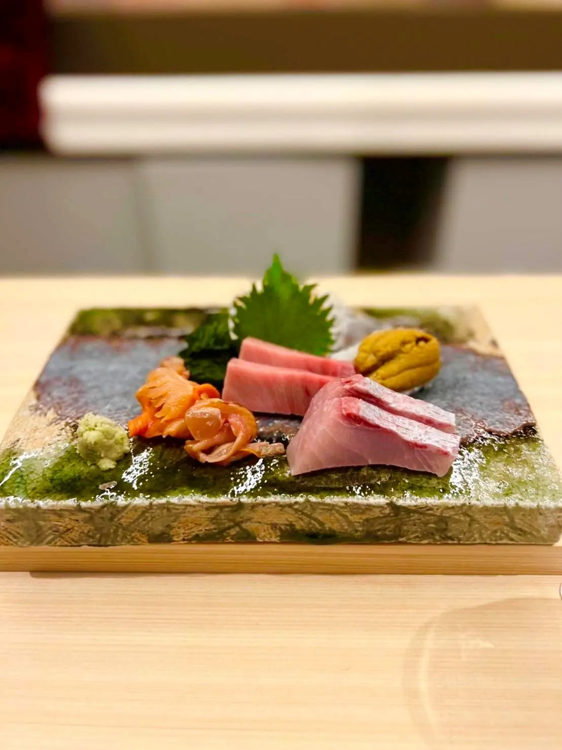 赤貝・中トロ・うにの盛り合わせ