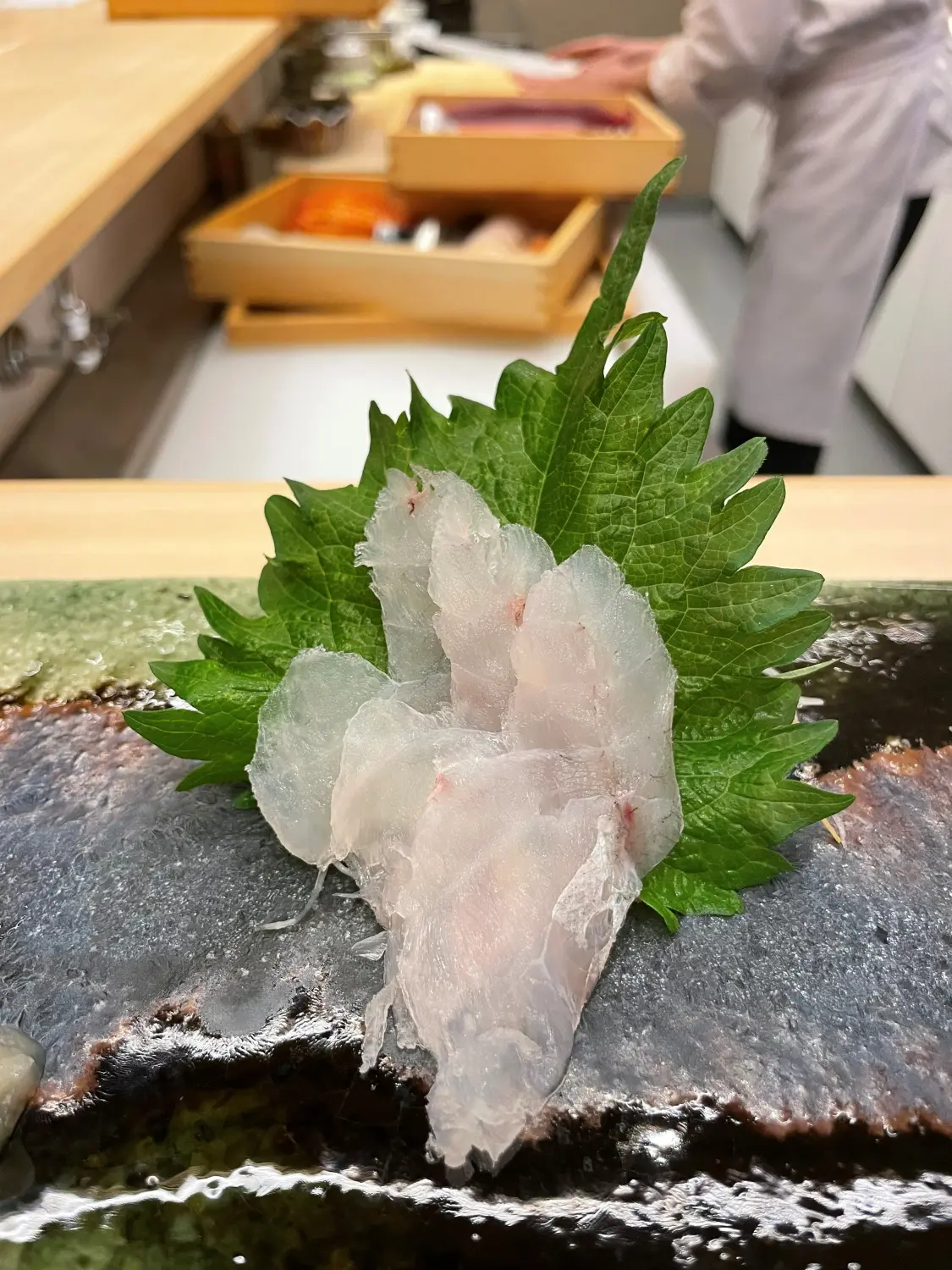 薄造りにした白身の刺身